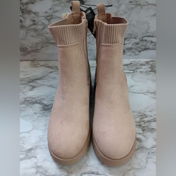 NWT No Boundaries Platform Tan Faux Suede Boots Size 10 Wide - Picture 2 of 12